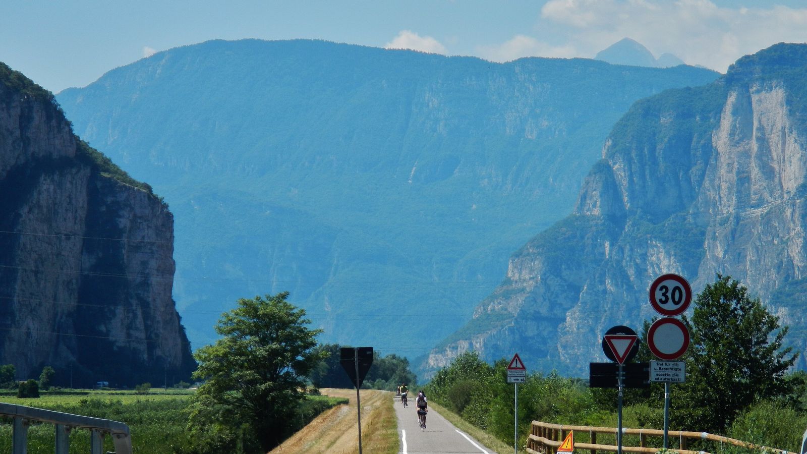 The Adige Valley cycle path towards Trento