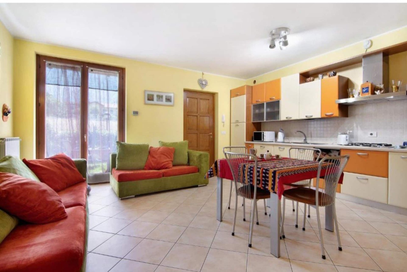 Colorful Apartment — foto 2